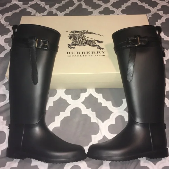 Burberry Equestrian-Style Tall Rain Boots – Black – Size 7 (EUC) No Box** - Picture 2 of 7